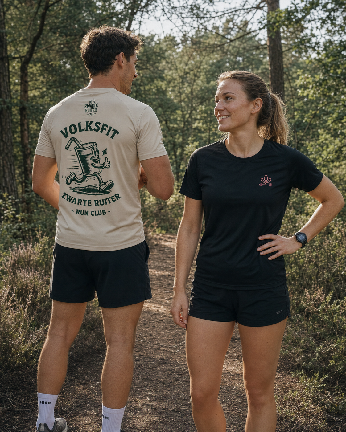 VolksFit crew in het bos — beide colorways